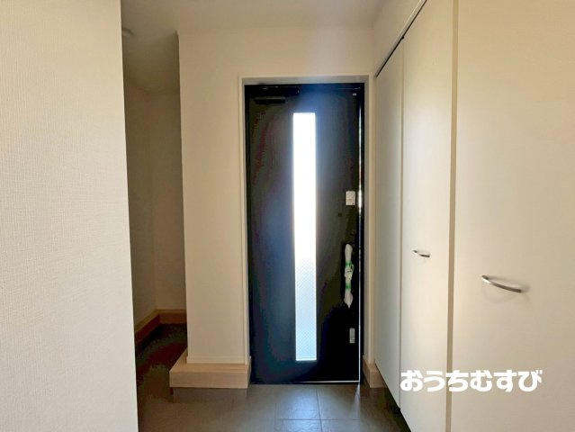 名東区神月町（全3棟）の玄関