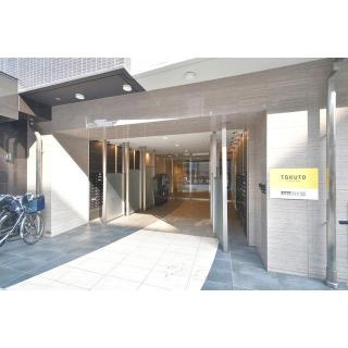 SERENiTE本町refletのエントランス