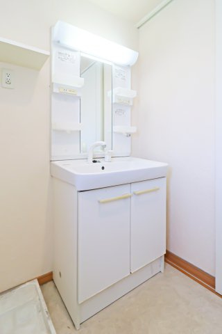 サヴォイテンジンスクワイヤー　4階の洗面所|別号室のものです。現状優先になります。