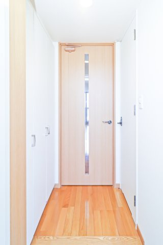 サヴォイテンジンスクワイヤー　4階の玄関|別号室のものです。現状優先になります。