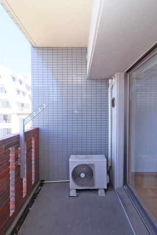 サヴォイテンジンスクワイヤー　4階のバルコニー|別号室のものです。現状優先になります。