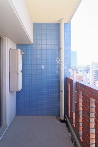 サヴォイテンジンスクワイヤー　4階のバルコニー|別号室のものです。現状優先になります。