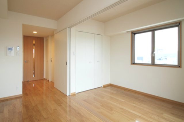 サヴォイテンジンスクワイヤー　4階の居間・リビング|別号室のものです。現状優先になります。