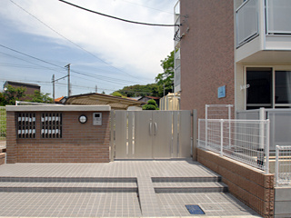 レオパレスＬｕｋｉａのエントランス