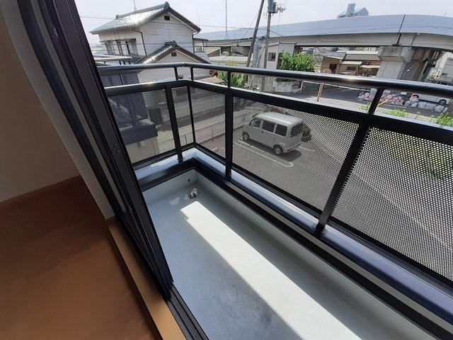 プレッソ　モルティのバルコニー