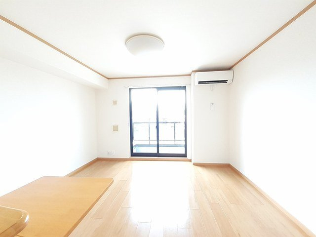 プレッソ　モルティの居間・リビング