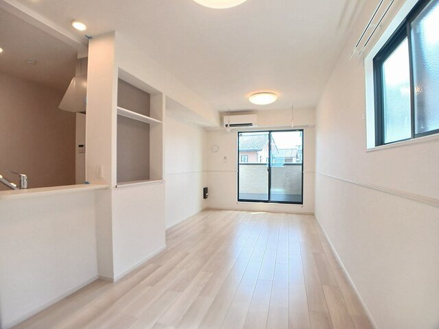 クルールＢの居間・リビング