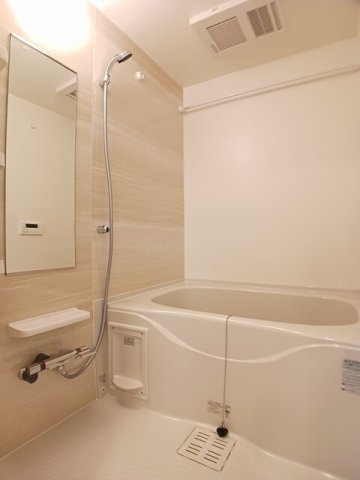 クルールＤの浴室