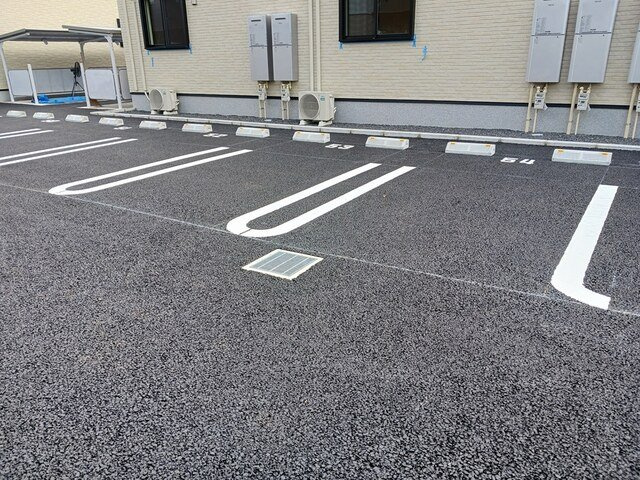 クルールＥの駐車場