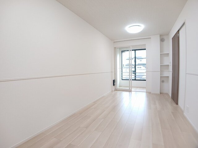 クルールＥの居間・リビング