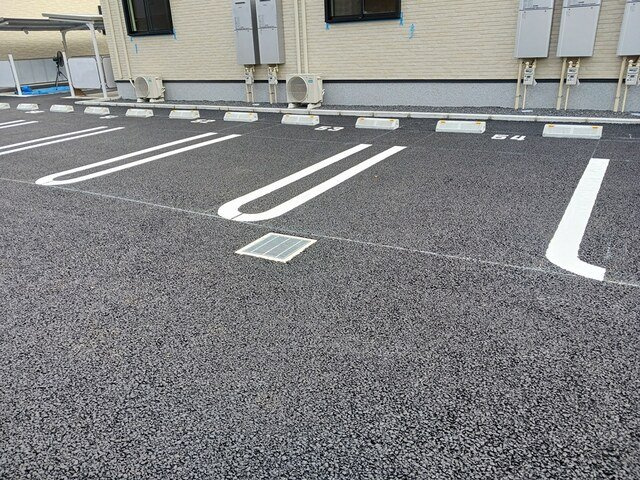 クルールＥの駐車場