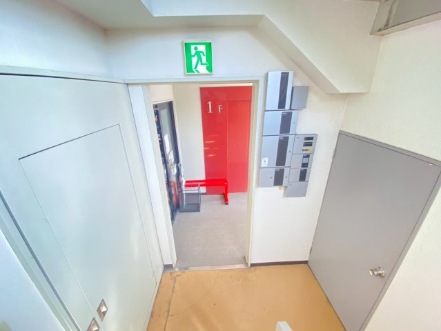 エイトビルの外観