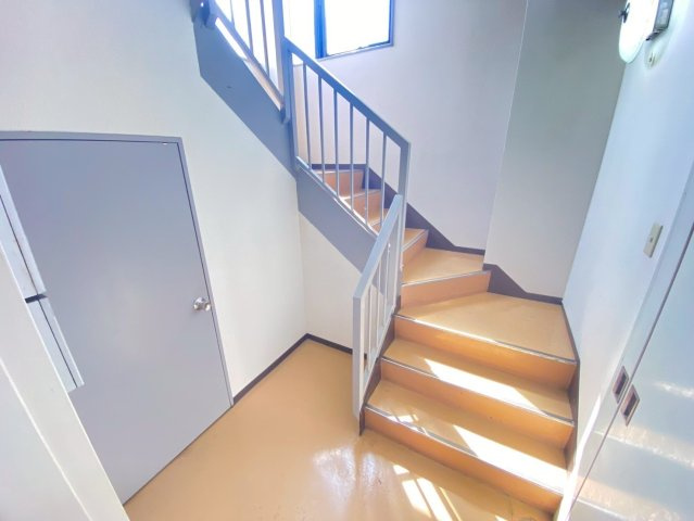 エイトビルの外観