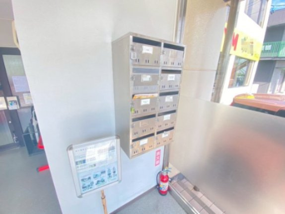 エイトビルの外観