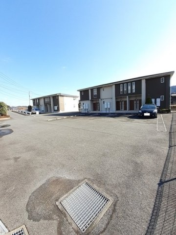 アンベリールＢの駐車場