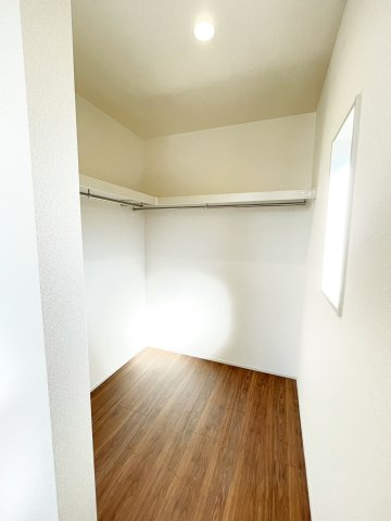 新築戸建・新築建売　大泉町寄木戸【長期優良住宅】西小・西中の収納|ハンガーパイプもついているので干した洗濯物をそのままかけることができる！