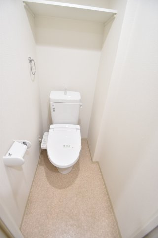 大阪市都島区都島中通２丁目の賃貸マンションのトイレ