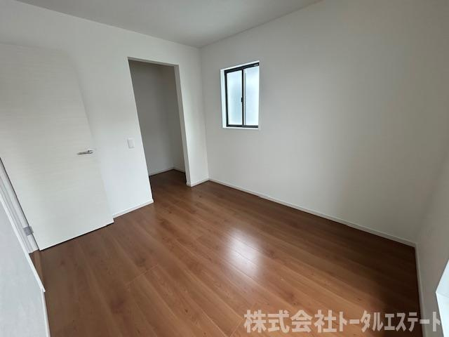 綾羅木本町5丁目新築一戸建（1号棟）の洋室
