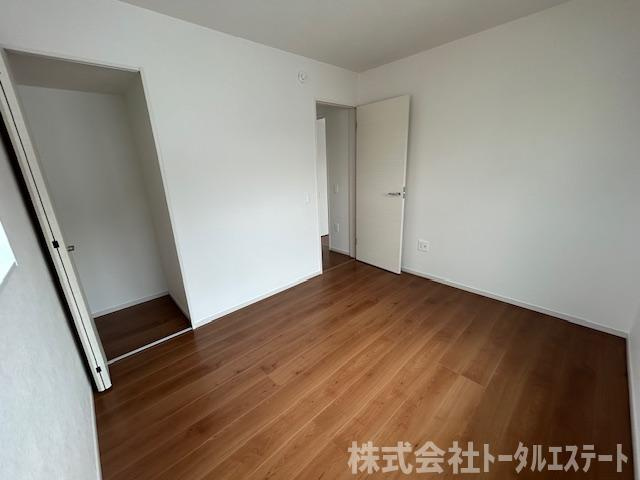 綾羅木本町5丁目新築一戸建（1号棟）の洋室