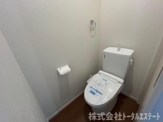 綾羅木本町5丁目新築一戸建（1号棟）のトイレ