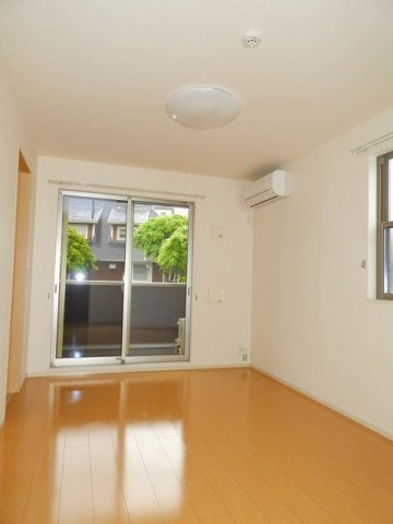 ベルメゾン５１０の居間・リビング|こちらのリビングで趣味の時間をお楽しみください