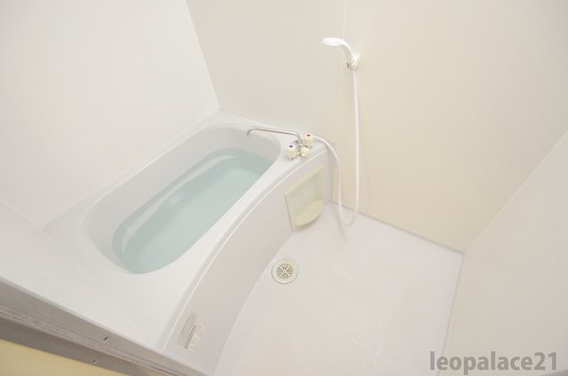 レオパレスＤＡＣＨＩＫＡの浴室|備品や設備仕様は号室等により異なります現地をご確認下さい。