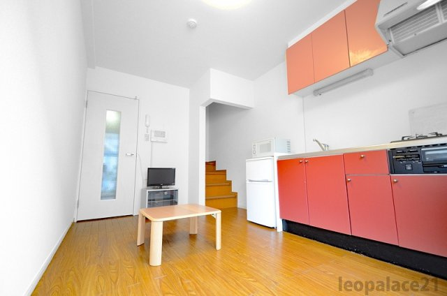 レオパレスＤＡＣＨＩＫＡの居間・リビング|備品や設備仕様は号室等により異なります現地をご確認下さい。