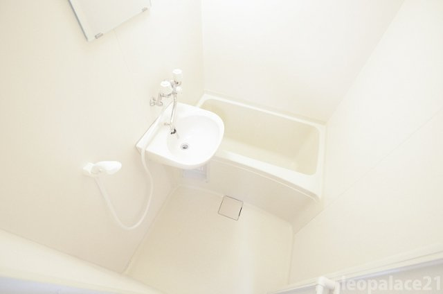 レオパレスエスペランサの浴室|備品や設備仕様は号室等により異なります現地をご確認下さい。