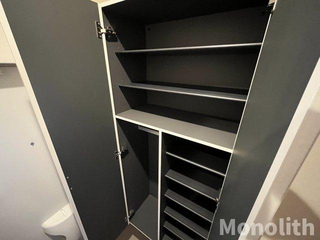 アベンシスの収納