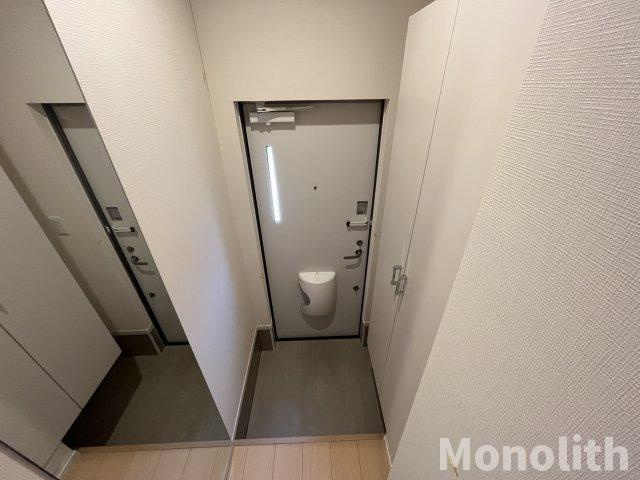 アベンシスの玄関