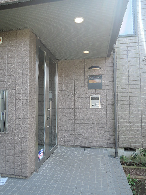 メゾン　ラフィーヌのエントランス|オートロック付のエントランス