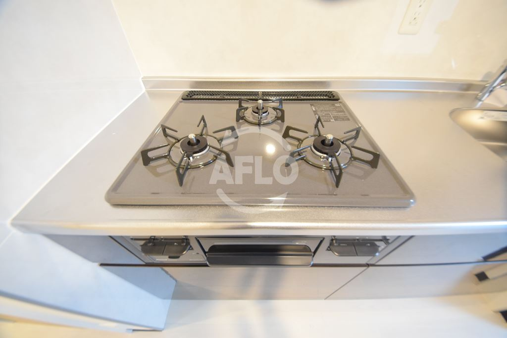 グランパシフィック花園Luxeのキッチン|グランパシフィック花園Luxe　3口ガスコンロ