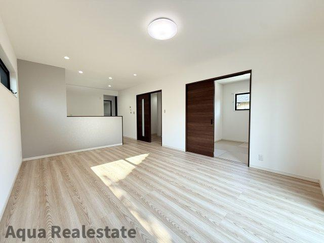 丸亀市土器町西４丁目の新築一戸建の居間・リビング