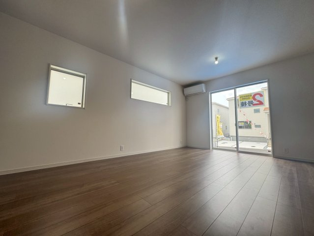 ■■　八重瀬町具志頭-全11棟の居間・リビング|2号棟写真