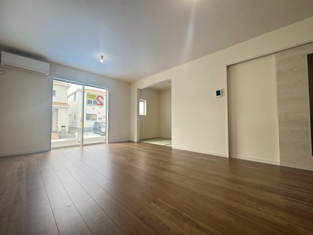 ■■　八重瀬町具志頭-全11棟の居間・リビング|2号棟写真