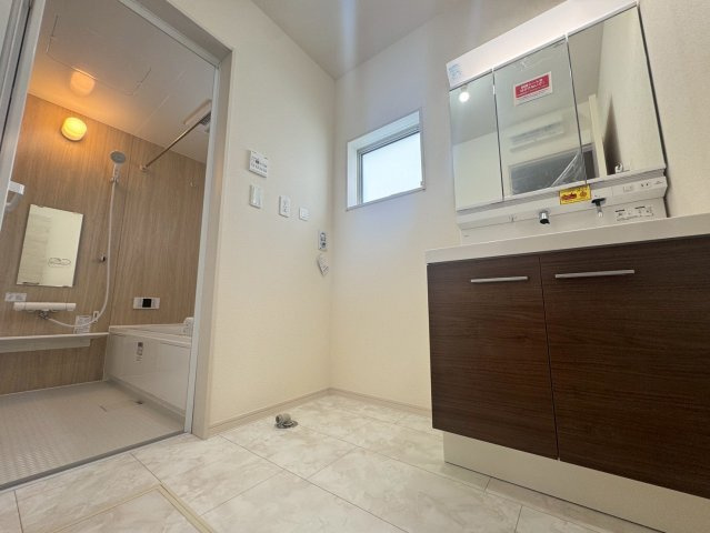 ■■　八重瀬町具志頭-全11棟の独立洗面台|2号棟写真