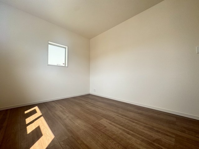 ■■　八重瀬町具志頭-全11棟の洋室|2号棟写真