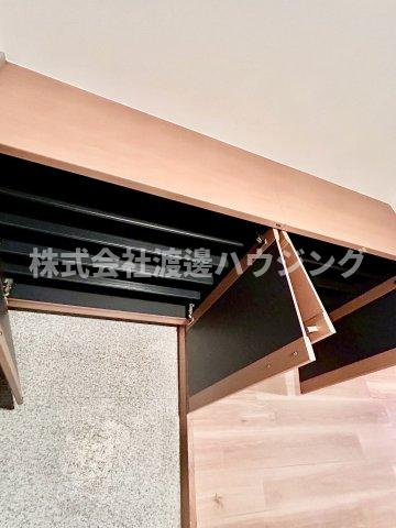 ユカミハイツ江坂の収納|下駄箱付き