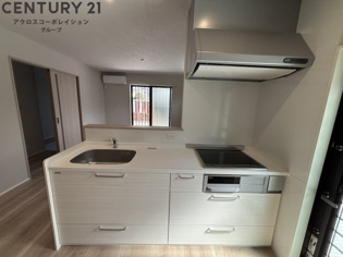 3口IHコンロ付きのシステムキッチン☆