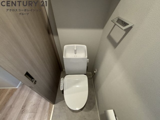 バストイレ別、温水洗浄便座付き