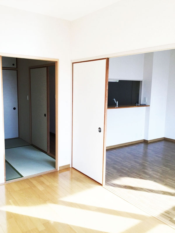 大阪市此花区高見１丁目の賃貸マンションの居間・リビング