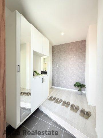 仲多度郡多度津町大字三井の新築一戸建の玄関|ゆったりとした玄関です