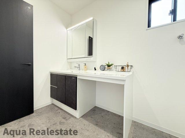 仲多度郡多度津町大字三井の新築一戸建の独立洗面台|朝の身支度には欠かせない独立洗面化粧台