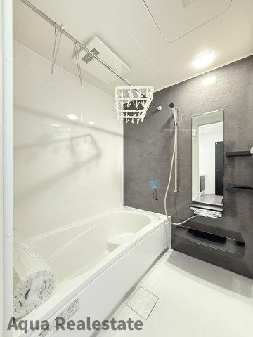 仲多度郡多度津町大字三井の新築一戸建の浴室|落ち着いた空間のお風呂です