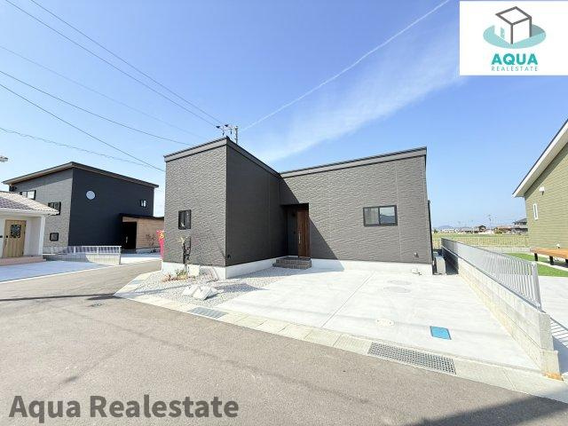 仲多度郡多度津町大字三井の新築一戸建の前面道路含む現地写真|おしゃれな外観です