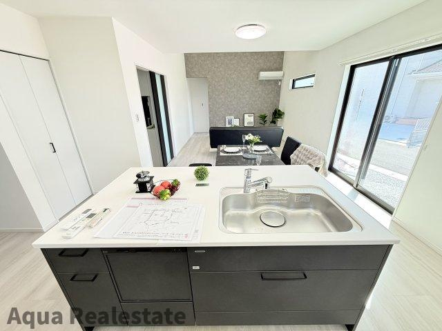 仲多度郡多度津町大字三井の新築一戸建のキッチン|お料理しやすいキッチンです