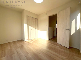 リラックスできるプライベート空間で、快適な睡眠をサポート。個人の好みに合わせたインテリアや寝具で心地良さを追求。プライベートな時間を過ごし、リフレッシュする場所におすすめです。
