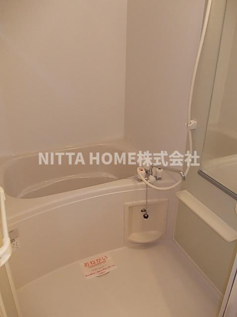 プラティークの浴室|追い焚き機能付きの浴室です☆彡