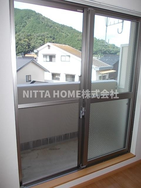 プラティークのキッチン|バルコニーもありますよ♪