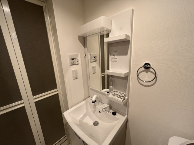 アザーレ・ソラ読売ランド前の洗面所|他号室の写真になります。